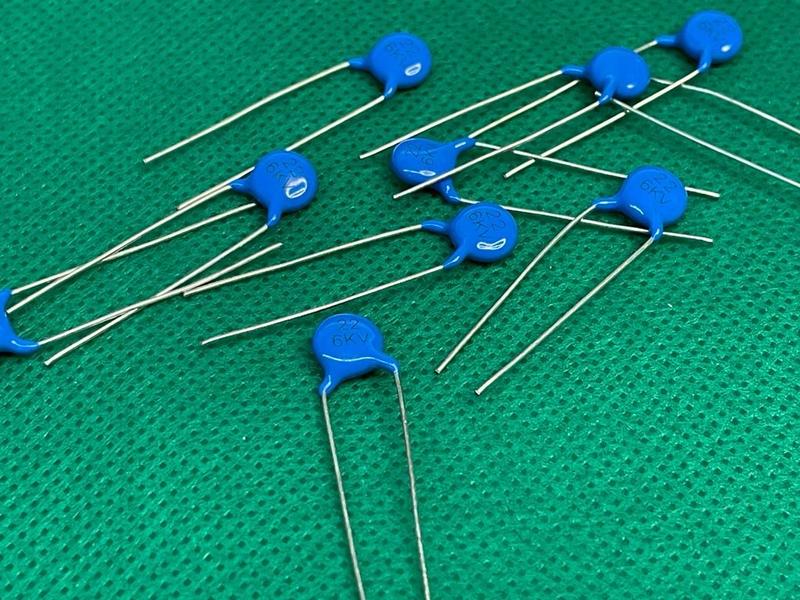 400x Capacitor Ceramico 22pf/6kv 22j 6kv Epox - Capacitor